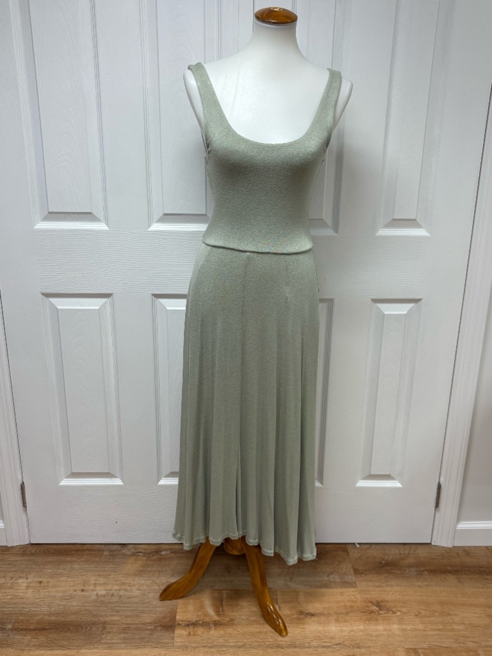 Vince Green Celery Sleeveless Asymmetrical Skirt Midi Dress - Size S.